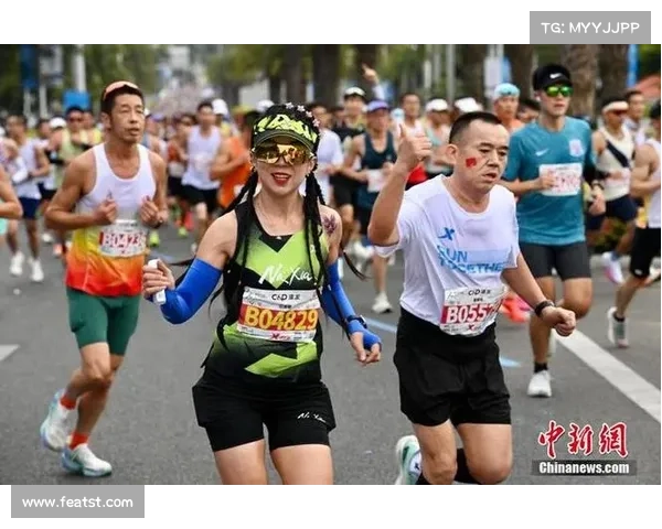 奔跑在2025厦门马拉松的赛道上，尽享这座城市的独特魅力与活力
